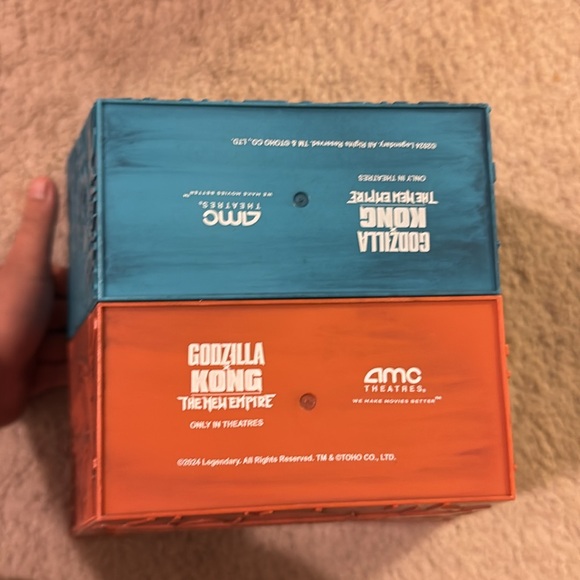 AMC Exclusive! 2 in 1 Godzilla and Kong the new empire popcorn bucket! - Picture 4 of 4